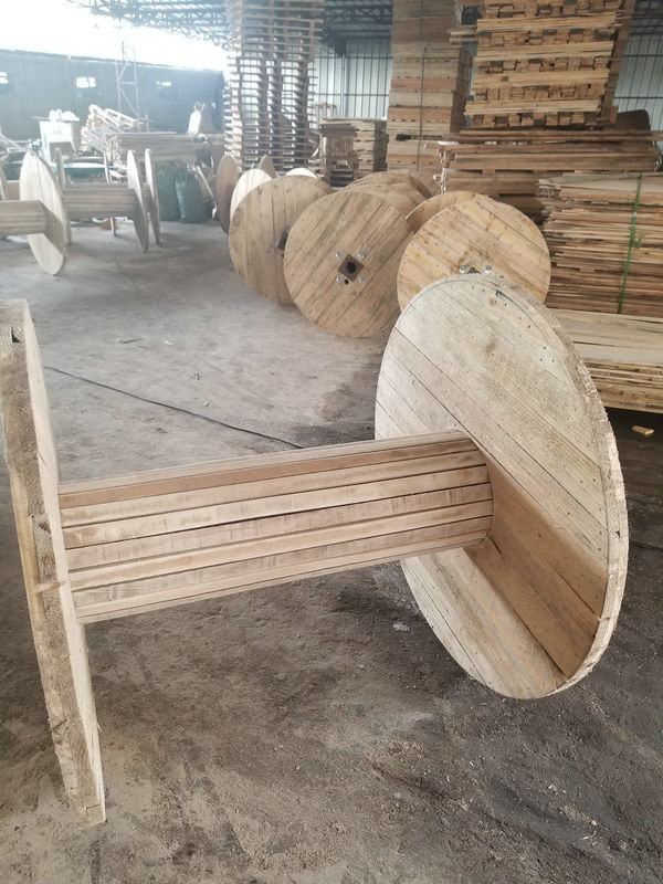 4 Way Cáp gỗ cuộn tròn Cáp gỗ lớn cuộn được sử dụng cho cáp