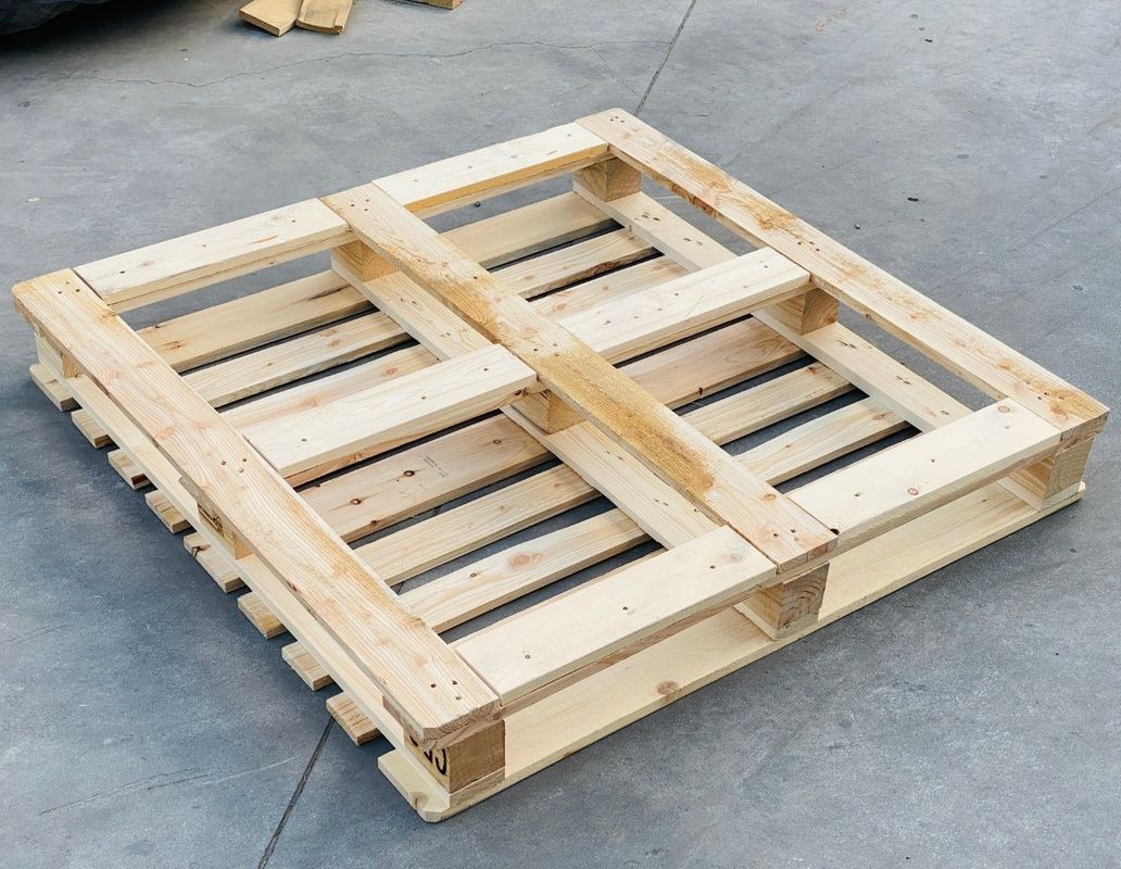 Chuyển hàng hàng hóa Euro pallet Pallet gỗ được xử lý nhiệt để xuất khẩu 4 Way