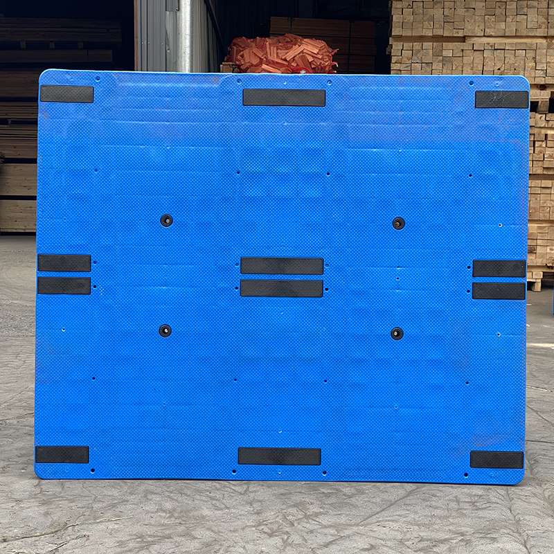 Pallet nhựa tái chế HDPE nhẹ 9 chân có thể xếp chồng lên nhau, xuất khẩu một chiều, pallet nhựa vào 4 hướng